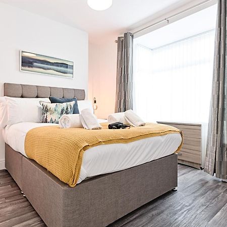 The Glenroy - Tv In Every Bedroom! Свонсі Екстер'єр фото